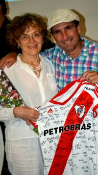 La Dra. Juana Delia, reconocida por sus más de 20 años de trabajo junto al hockey de River.