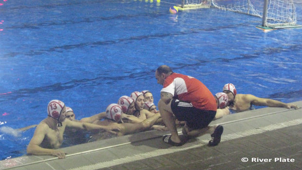 Waterpolo: comparten la punta