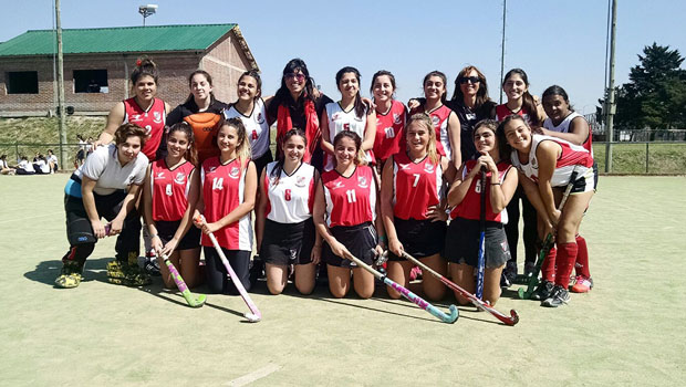 Encuentro de hockey con festejo