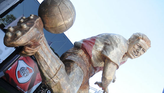 Inauguracin de la estatua de Labruna