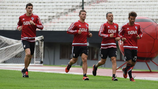 Entrenamiento en el Monumental (4-4) 