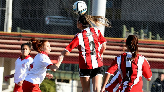 Ftbol femenino - River 4 vs. Huracn 0 