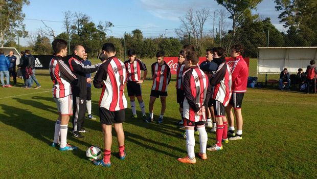 Jornada de ftbol en Ezeiza