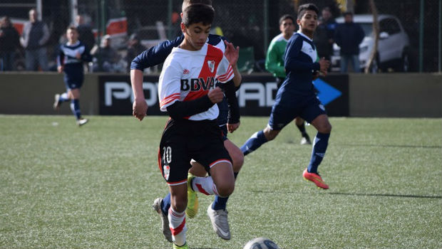 Juveniles: River enfrent a Vlez