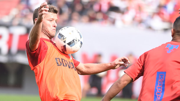 Prctica de ftbol frente a Tigre en el Monumental