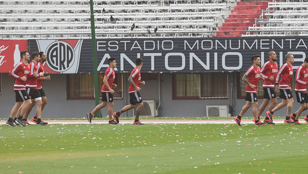  Tras el ttulo, River se enfoc en Banfield