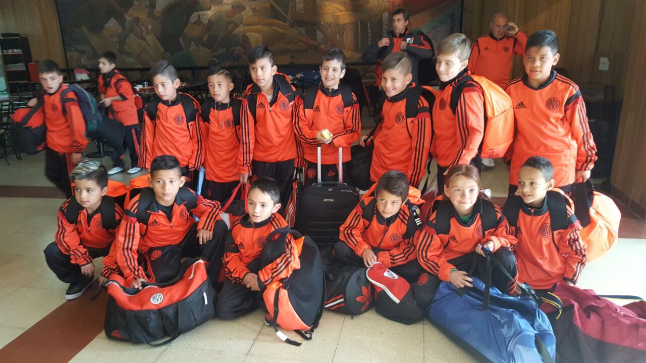 Las Categoras 2006 y 2008, rumbo a Rafaela para jugar el torneo Sueo Celeste