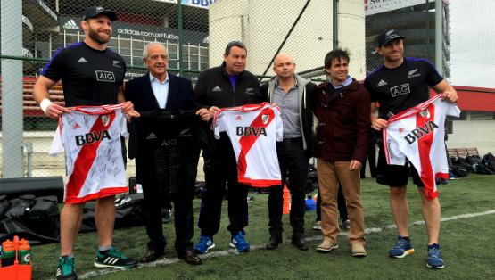 All Blacks en River