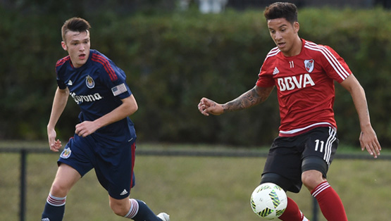 Prctica de ftbol - River Plate vs. Chivas Florida Futbol Academy