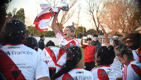 Ftbol femenino - River campen