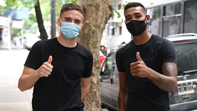 Revisi�n m�dica y firma de contrato de Agust�n Palavecino y David Mart�nez