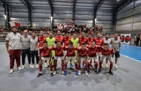 Triunfo en el debut de semifinales