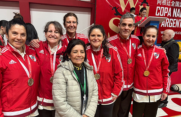 Medalla dorada para gimnasia societaria