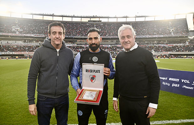 Reconocimientos a Ariel Rojas y Matías Suárez