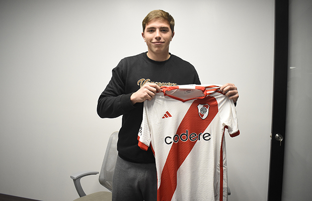 Jeremías Martinet firmó su primer contrato profesional