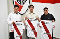 Firma de contrato para Agustín Obregón, Facundo González y Joaquín Flores