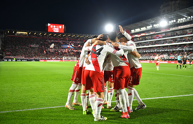Con carácter, River venció a Estudiantes en La Plata