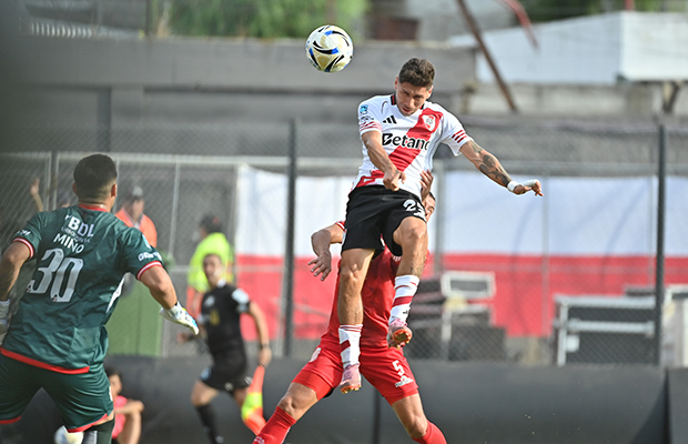 El gol de Montiel a Barracas Central
