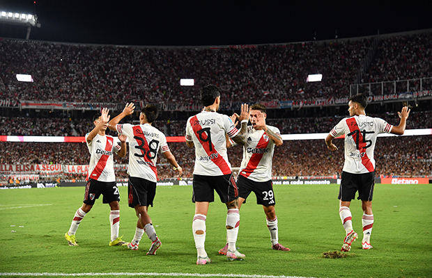 River venció 2-0 a Sarmiento en el Mâs Monumental
