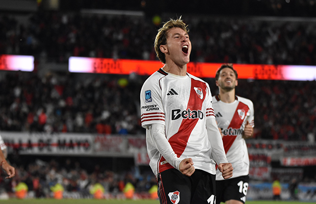 River thrashes 3-0 at the Mâs Monumental