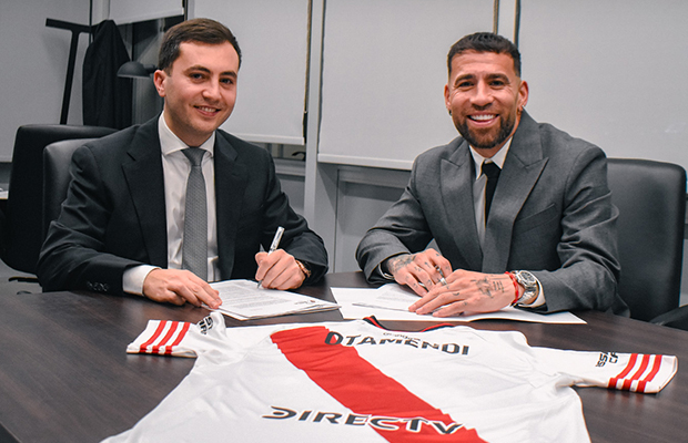 Nicolás Otamendi firmó su contrato con River Plate