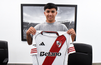 Felipe Esquivel renovó su contrato con River